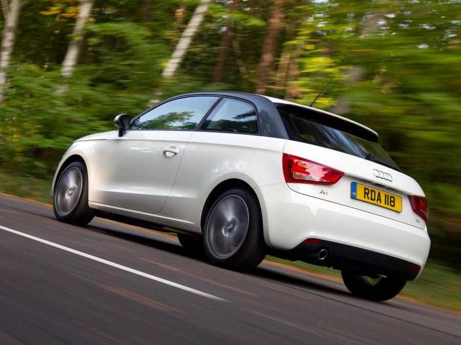  Audi A1 TDI (8X) 2010 года  (UK) (фото 12 из 29)